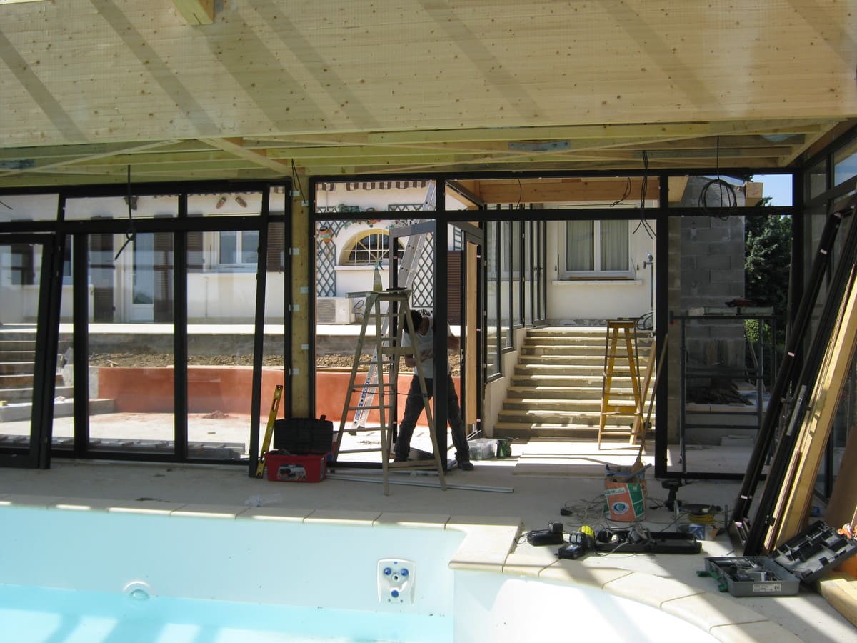 toit vitré sur piscine (vue intérieur 3 )
