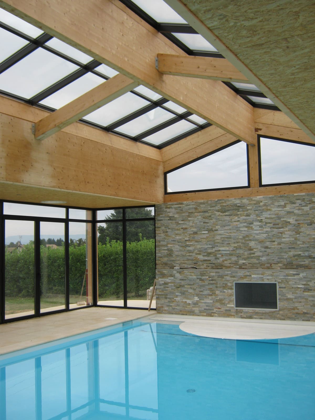 toit vitré sur piscine (vue intérieur 3)